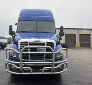 Camión de Carga Usado 2022 2019 Freightliner Cascadia 113 con Cabina Dormitorio, Techo Medio de 60'', 450HP, Automático - Product Image 4