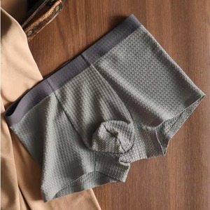 Calzoncillos de Jacquard de seda helada sin costuras para hombre, logotipo de cintura de malla transpirable elástica de secado rápido de tiro medio - Product Image 6