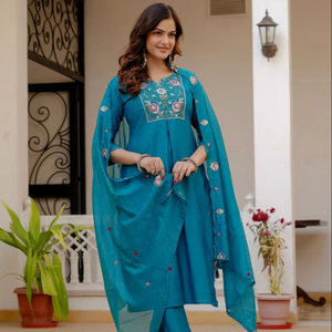 Elegante Conjunto de Kurta Étnico para Fiestas - Product Image 1