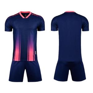 Conjunto de Camiseta de Fútbol de Malla Transpirable 25/26, Nuevo Uniforme de Fútbol de Verano para Hombre y Niños con Diseño Deportivo de Moda con Estampado de Franjas - Product Image 4
