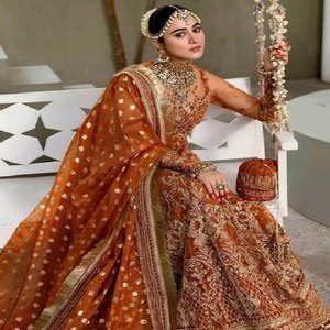 Ensemble Salwar Kameez et Lehenga en soie de créateur Kanya Libas pour la saison des mariages, idéal pour les occasions spéciales ou le quotidien - Product Image 4