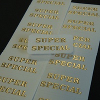 Autocollants personnalisés avec logo en feuille d'or gaufrée, étiquettes en papier, autocollants adhésifs pour emballages, autocollants pour boîtes cadeaux, enveloppes