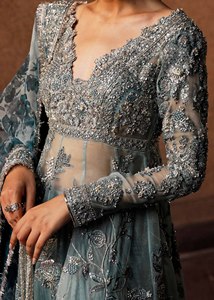 Lehenga Choli Anarkali pakistanais, robe longue de soirée richement ornée pour femmes, avec une touche nuptiale, finition brodée de luxe - Product Image 5