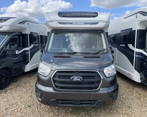 Autocaravana Sprinter Muy Limpia, 4x4 Todoterreno, con Volante a la Derecha, 4WD, RV para Todo Terreno con Sola - Product Image 5