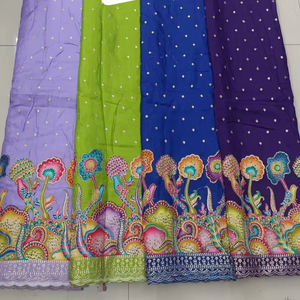 Grossiste indien Sari ethnique en pure viscose imprimé floral pour femmes Saree ethnique pour les fêtes de mariage - Product Image 2