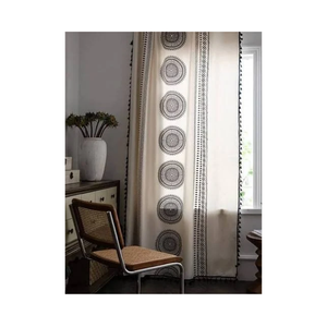 Rideau en coton noir et blanc 400 fils/cm², 140x260cm, 230 GSM, à œillets avec motifs médaillon et franges, pour la décoration de suites d'hôtels de luxe - Product Image 3