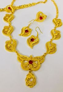 Conjunto de joyería de estilo Dubái Vintage chapado en oro de 24 quilates Alemania Bulgaria Material de cobre pendientes brazaletes peines conjunto de joyería de moda - Product Image 2