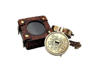 Accessoires nautiques présente cadran solaire gravé compas de poche en laiton nautique cadeaux antiques disponibles à la vente maintenant