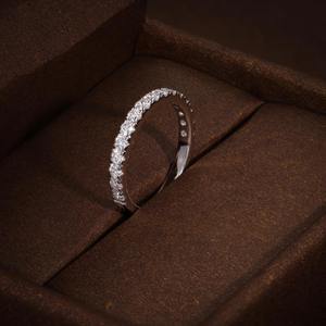 Anillo de Media Eternidad con Diamante Cultivado en Laboratorio de 0.71ct, Anillo Apilable, Anillo de Bodas de Diamante, Viene con Certificado y Caja de Regalo, Anillo Único - Product Image 1