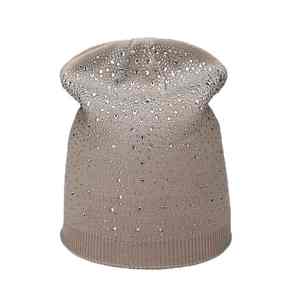Bonnet en strass avec détails en cristal scintillant, design en tricot extensible doux, accessoire d'hiver chaud parfait pour un style élégant par temps froid - Product Image 6