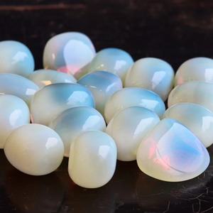 Vente en gros 30mm cristal d'opalite poli pierres de méditation Feng Shui pierres précieuses décoratives sculptées pour la décoration de la maison - Product Image 4