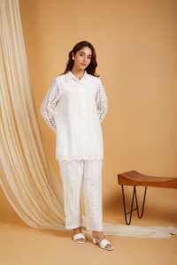 Robe de créateur décontractée OEM ODM pour femmes, couleur blanche, couleur unique, personnalisée grande taille XL, tissu de mousseline de soie à la mode, prix de gros - Product Image 4