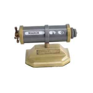 Calendario de Escritorio Antiguo Perpetuo, Hecho a Mano, Acabado en Latón, Aluminio y Madera, para Decoración de Mesa, Reloj, Uso Promocional y Regalos - Product Image 1