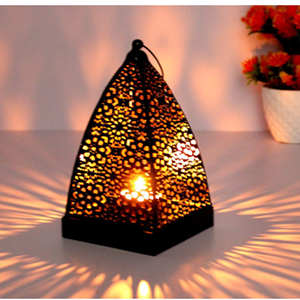 Belle lampe marocaine conçue avec une mosaïque de verre colorée, une découpe en métal vintage et une finition antique rustique maintenant en stock en vrac - Product Image 1