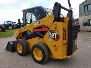 รถตักล้อยางดีเซลรุ่น 242D3 พร้อมเครื่องยนต์ - Product Image 6