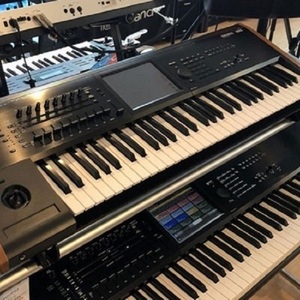 Synthétiseur piano authentique Korg Kronos X 88 touches avec port USB - Product Image 1