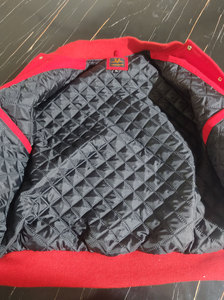 Chaqueta Varsity Moderna y Elegante para Hombre, Diseño Premium, Cuello Alto de Lona, Logotipo Frontal Personalizable, Chaqueta de Invierno OEM - Product Image 2