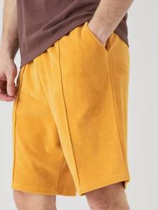 Pantalones cortos informales cómodos y transpirables de calidad superior para hombre, ropa activa de verano de secado rápido, color amarillo a la moda, patrón sólido - Product Image 3