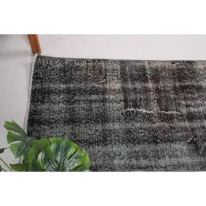 Petit tapis turc de 2,1 x 3,9 pieds, tapis vintage, tapis en laine patchwork noir et gris - Product Image 4