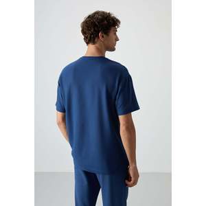 T-shirt basique pour homme Air Jones, coupe ample, surface texturée en interlock gaufré, bleu parlement - Modèle 88380 - Product Image 5
