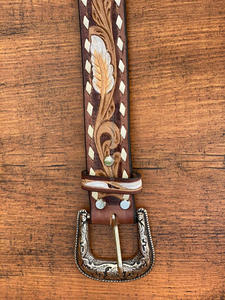 Ceinture usinée en cuir occidental sculpté à la main en relief à motif de feuille de cowboy de luxe avec boucle en laiton à fleurs lourdes - Product Image 4