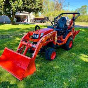 Tractor Agrícola 4x4 Bx23s 2022 de 22HP con Transmisión de Engranajes, Motor, Bomba y Componentes de Caja de Cambios, Alta Productividad - Product Image 1