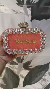 Bolso de mano de resina de marfil negro y nacarado de moda hecho a mano de diseño único por Crescent Crafts - Product Image 3