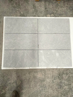 Dalles de pavés en marbre naturel gris clair 2025, finition sablée antidérapante, pour villas modernes, appartements, extérieurs de piscines, certifiées CE, haute qualité