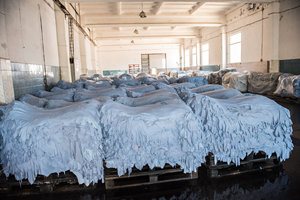 Exportador a granel de cuero dividido azul húmedo: material de alta calidad para calzado, muebles, automóviles y artículos de moda - Product Image 5