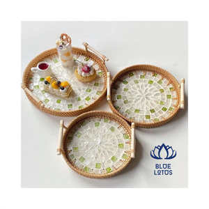 Napperon en rotin rustique avec nacre brillante | Idée de décoration de salle à manger - Product Image 1