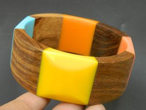Brazaletes de resina de lujo para mujer, accesorios de uso diario personalizables, coloridos y de moda - Product Image 3