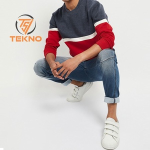 Venta al por mayor de nuevos hombres de invierno cálido de algodón polar Sudadera de cuello redondo Casual patrón sólido con forro suave técnica de teñido liso - Product Image 5