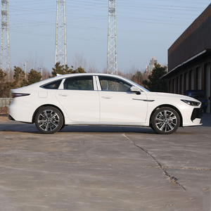 Sedán Compacto 2025 1.6T Turbo de 197 HP, Modelo Estándar, Auto Eléctrico Puro, Autonomía de 401-500 km, Batería de 110 kWh+, Listo para Conducir - Product Image 4