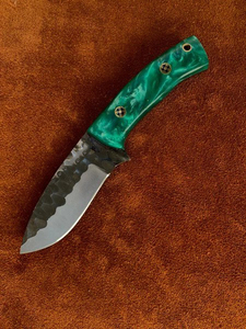 Couteau de camping à manche en résine avec lame en acier à haute teneur en carbone personnalisé fait à la main Couteaux de chasse Skinner en plein air. - Product Image 6