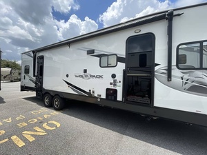 Autocaravana Usada 2023 F-o-r-e-s-t R-i-v-e-r Wolf Pack 25PACK12, Casa Rodante, Remolque de Camping, Autocaravana con Tienda de Campaña en el Techo - Product Image 3