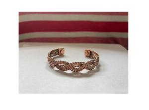 Bracelet magnétique torsadé tendance pour soulager la douleur, bracelet de thérapie magnétique de créateur en gros - Product Image 3