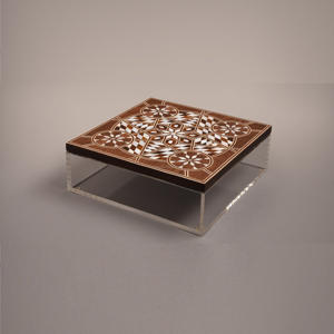 Caja de chocolate acrílica de calidad superior al por mayor, forma cuadrada con tapa con incrustaciones de madera y nácar DE LA India de RF Crafts - Product Image 1