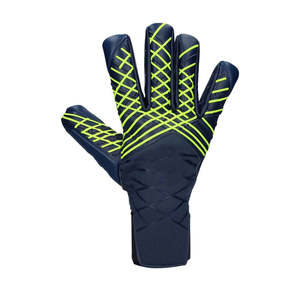 Dernière conception de gants de football de gardien de but forte adhérence avec protection des doigts en caoutchouc injecter des gants de gardien de but en latex allemand 4mm - Product Image 2