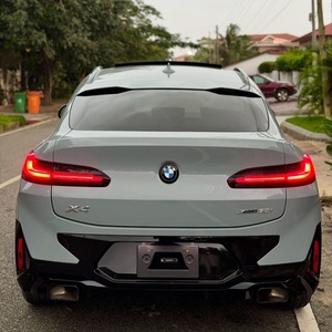 BMW X4 xDrive30i AWD 2025 de movimiento rápido - Product Image 2