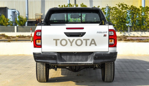 Hilux 4X4 GR-Sport 2023, conduite à gauche, pneus R16, intérieur cuir foncé, transmission automatique 7 vitesses, transmission intégrale - Product Image 5