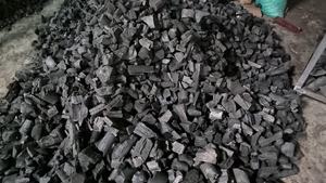 Charbon de bois de qualité supérieure pour barbecue Charbon de bois pour barbecue à vendre - Product Image 4