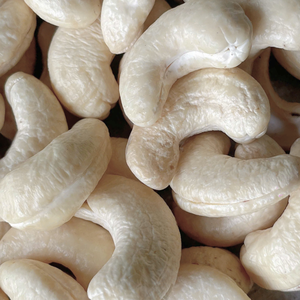 Manufacturing Cashew Nuts WW180, WW240, WW320, LP Organic Cashew Nuts Raw Cashew Nuts Wholesale Exported To Asia, Middle East - Product Image 1