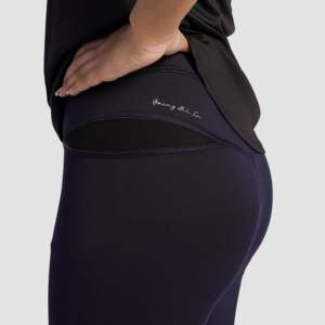 Leggings Flexbelle bleu marine, coupe ajustée, pantalon de yoga, effet push-up, tailles XL 3XL, tricoté en Spandex et Nylon, motif Tie-Dye avec strass à la taille - Product Image 5