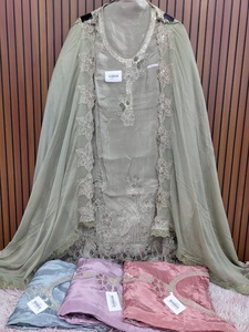 Costume pour femme de style indien en organza de viscose ethnique avec broderie lourde, ensemble Kurti et pantalon pour mariage, fête festive, vente en gros - Product Image 2