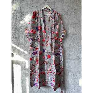 Kimono Ligero de Algodón con Estampado Floral, Perfecto como Pareo para Trajes de Baño - Product Image 1
