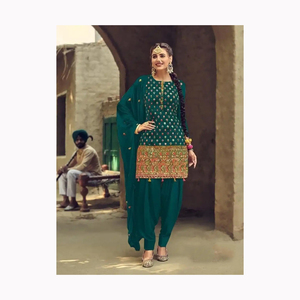 Trajes de diseñador paquistaní Sharara, seda de Georgette dibujada con bordado a mano para bodas y fiestas en India Pakistán - Product Image 2