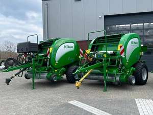 Presse à balles ronde à chambre fixe McHale F5400 d'occasion avec moteur et boîte de vitesses, état correct - Product Image 2