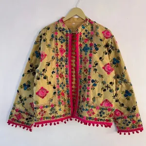 インドのジャケットの女性のコートボヘミアンの伝統的な女性のジャケット刺Embroideredジャケット
