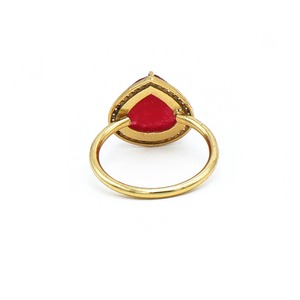 Un fournisseur indien offre une bague cœur réglable en jade rouge avec placage or pour les cadeaux de mariage et de fête des filles - Product Image 4