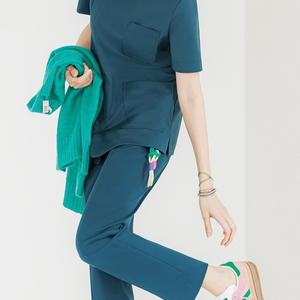 Ensemble de blouses médicales unisexe à séchage rapide, col rond, couleur unie, manches courtes, avec pantalon droit pour uniformes médicaux - Product Image 5